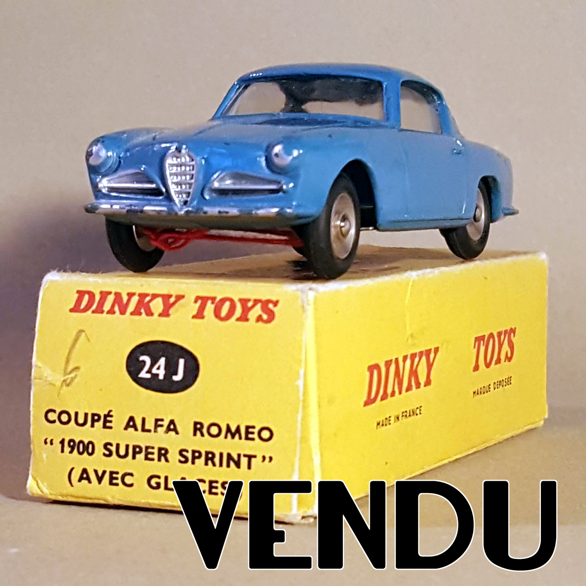 AU JOUET PARISIEN: Dinky Toys France 24J 527 Alfa Romeo 1900 Super